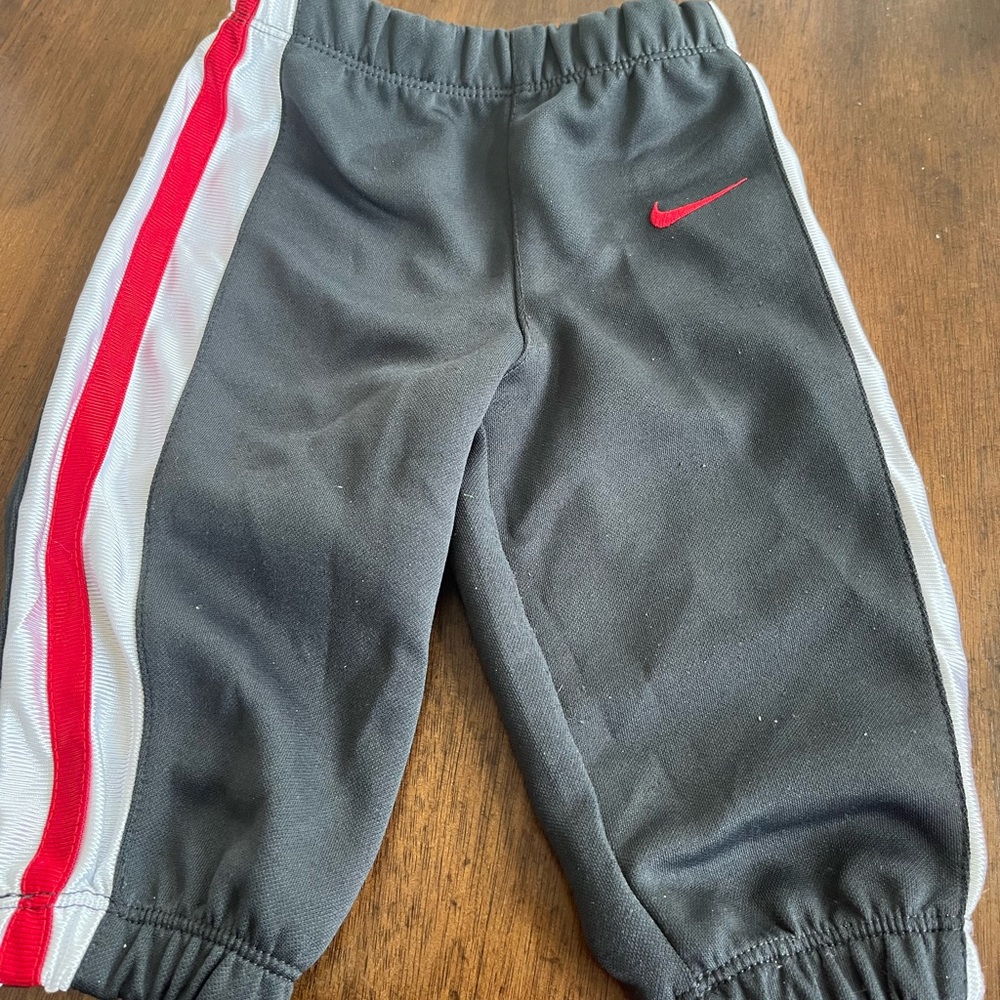 Nike kid pants size  12 months